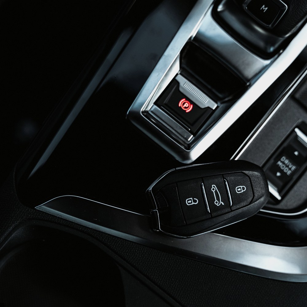 Smart key checked in the console before handover